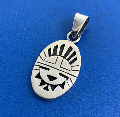 Taxco Mexico 925 Sterling Silver Storyteller Oval Disc Pendant