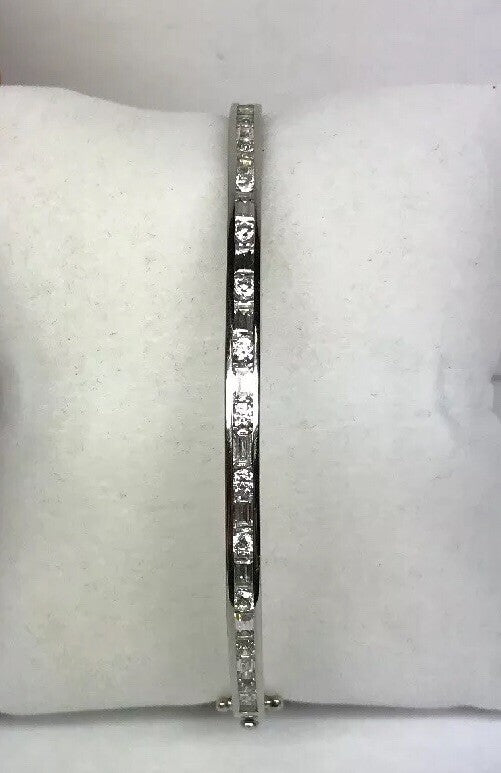 Designer SW Stunning Sterling Silver 925 Cubic Zirconia Hinged Bangle Bracelet
