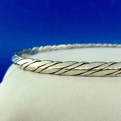 Vintage Taxco Designer V-124 Sterling Silver 925 Ribbed Wave Bangle Bracelet