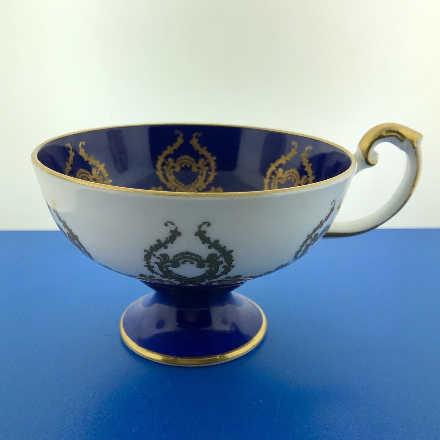 Aynsley English Bone China Cobalt Blue Gold Fruit Vine Tea Cup/Saucer