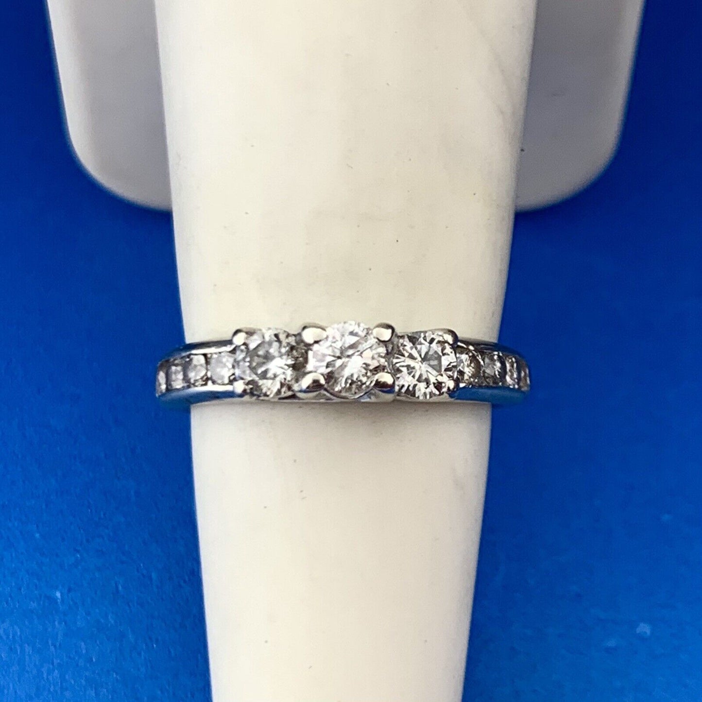 Gorgeous 10k White Gold Round Cut Triple Set Diamond Accent Ring Size 5.25