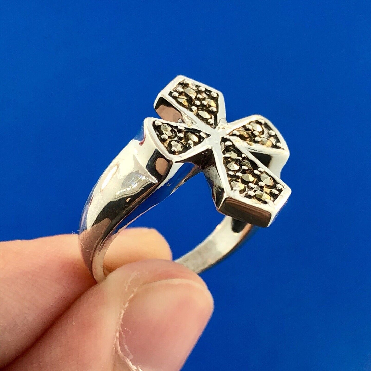 Spectacular 925 Sterling Silver Marcasite Cross Religious Communion Easter Ring