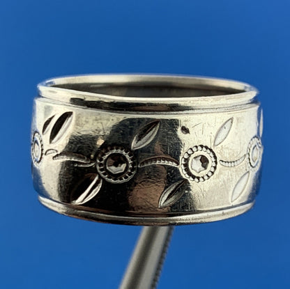 Mid Century UNCAS 925 Sterling Silver Floral Engraved Wide Cigar Band Ring