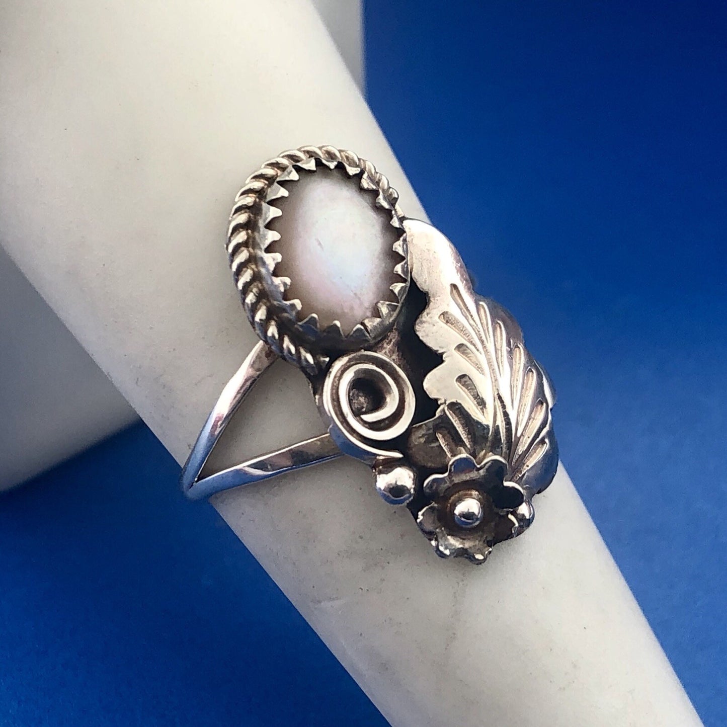 Vintage Sterling Silver 925 Mother Of Pearl Floral Vine Scroll Fashion Ring