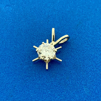 Gorgeous 10k White Gold Round Cut Solitaire Diamond Radiant Star Pendant