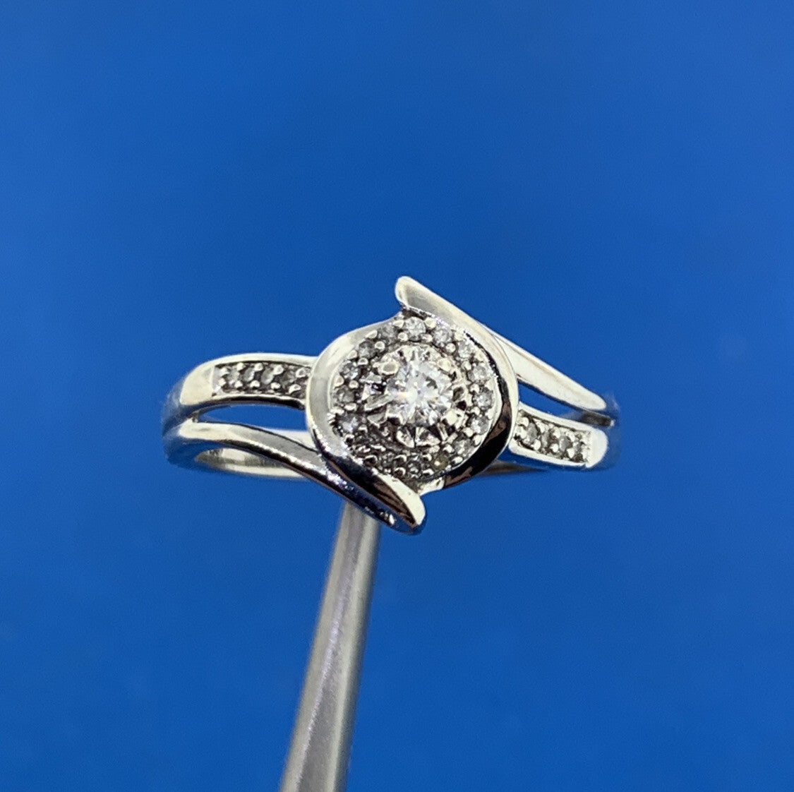 Stunning Sterling Silver 925 Round Diamond Abstract Engagement Ring Size 8 Set