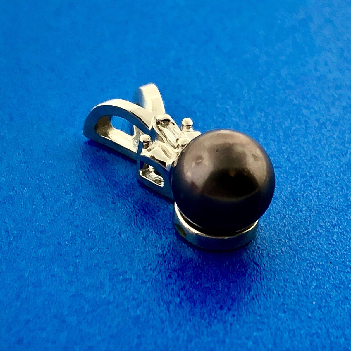 Designer 14K White Gold Black Pearl Diamond Charm Pendant