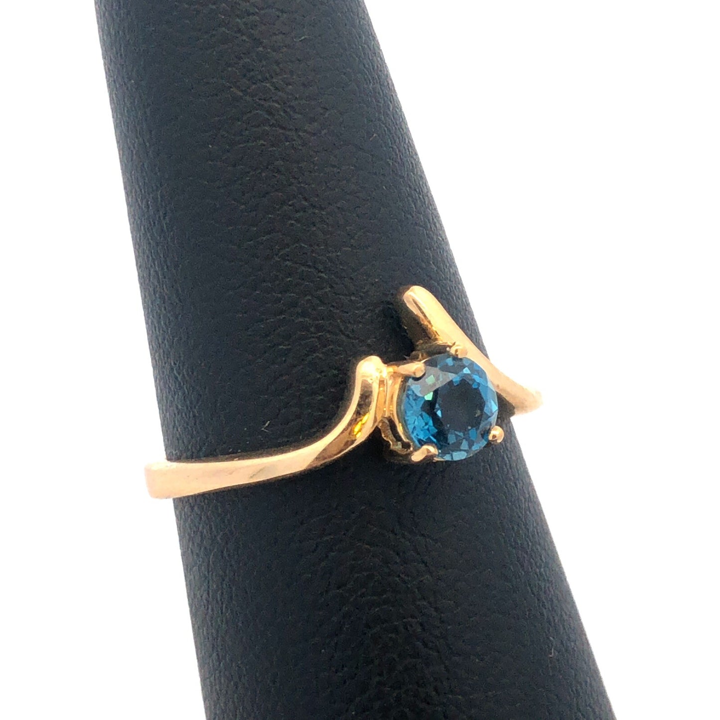 Vintage 14k Yellow Gold London Blue Topaz Ring Size 7.25
