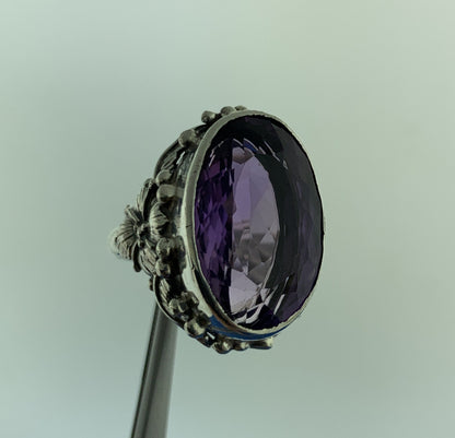 Stunning Sterling Silver 925 Large Oval Cut Purple Amethyst Floral Ring Size 6