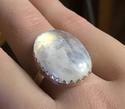 Vintage 925 Sterling Silver Oval Rainbow Moonstone Ring