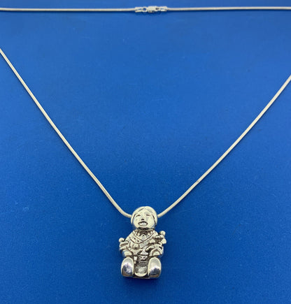 Vintage Native American 925 Sterling Silver Woman Children Storyteller Necklace