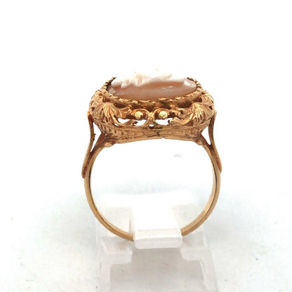 Vintage 14k Yellow Gold Carved Flower Oval Cameo Cocktail Ring Size 6.5