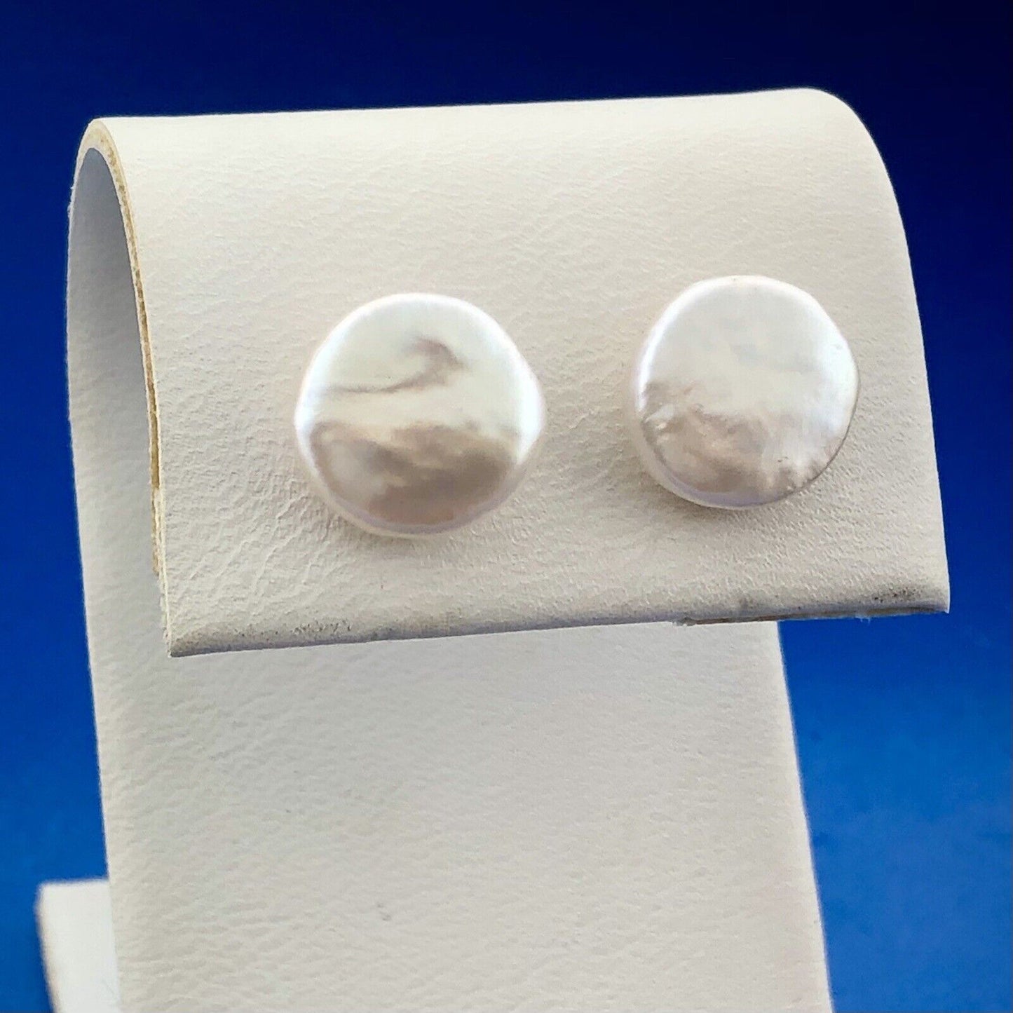 Retro 14K Yellow Gold White Iridescent Mabe Pearl Statement Stud Earrings