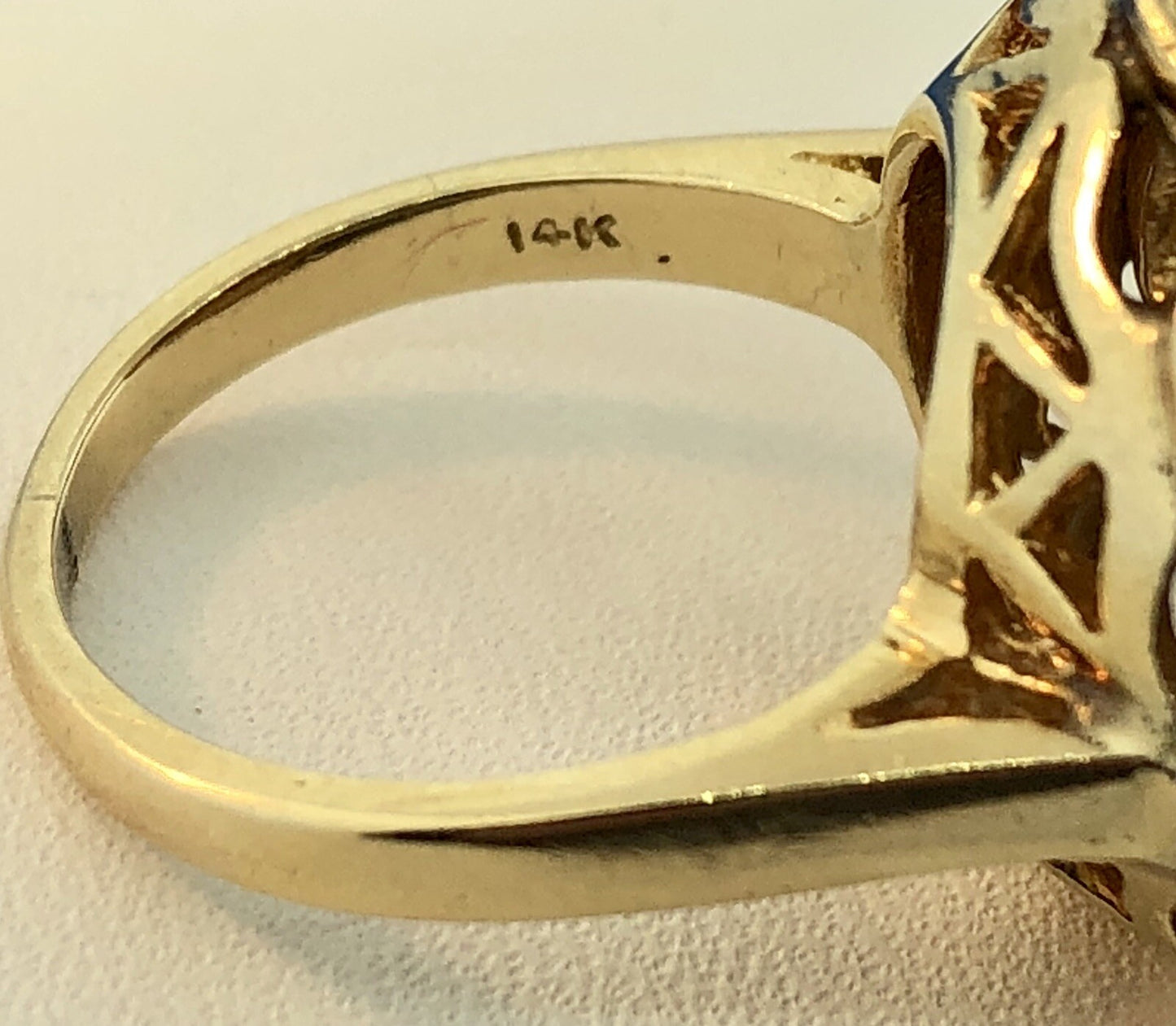 Vintage 14K Yellow Gold Pearl Sapphire Princess Style Cocktail Ring