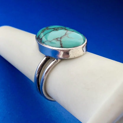 Lovely Sterling Silver 925 Oval Cabochon Turquoise December Ring Size 7.5