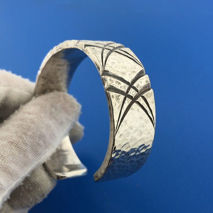 Native American 925 Sterling Silver Hammered Abstract Statement Cuff Bracelet