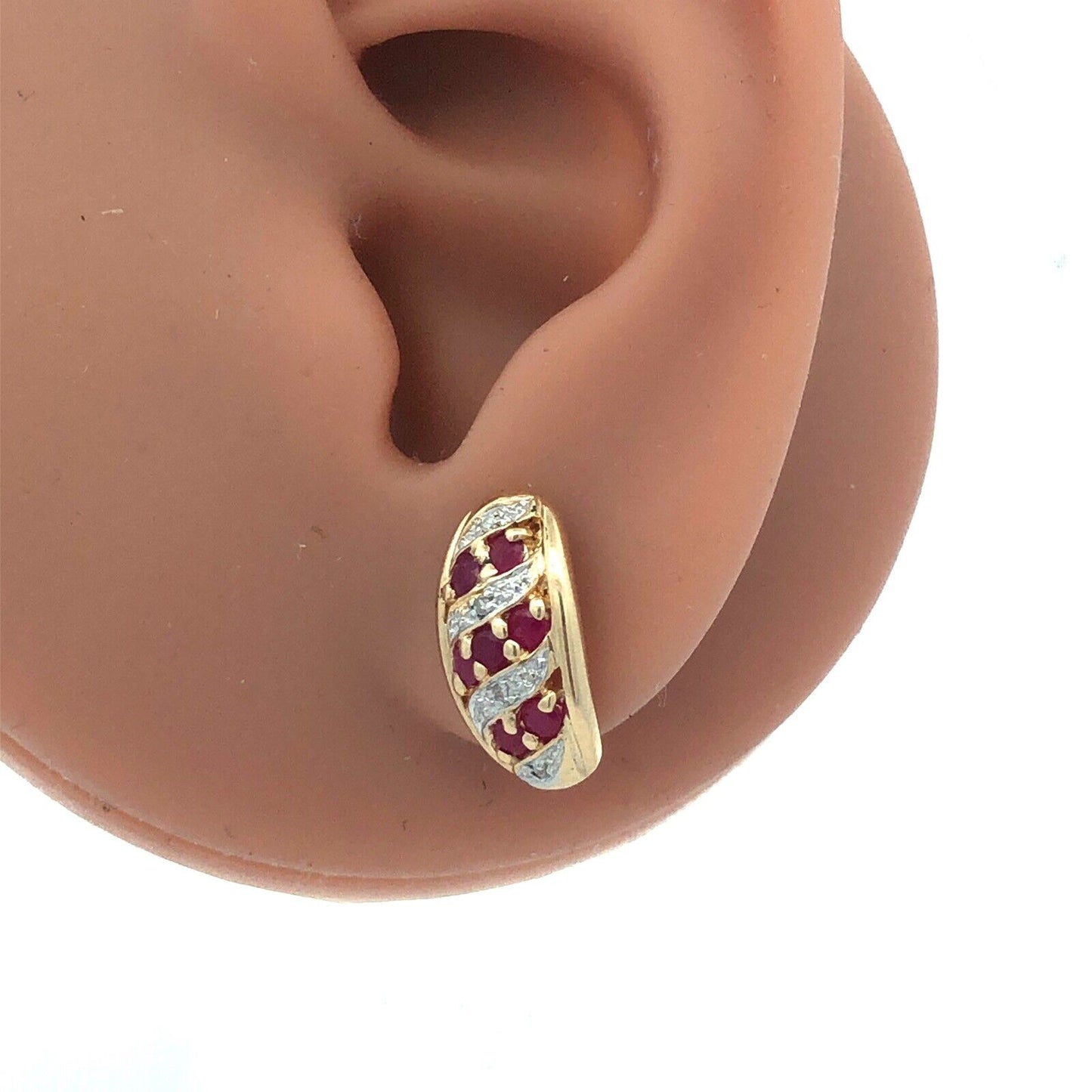 Designer 14K Yellow Gold Round Ruby Diamond Textured Oval Stud Earrings