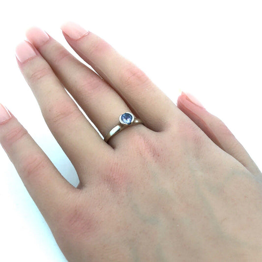 Estate 14K White Gold Round Purple Tanzanite Solitaire Modernist Engagement Ring