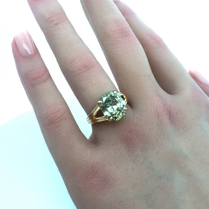 Gorgeous 14k Yellow Gold Oval Cut Green Peridot August Anniversary Ring Size 6.5