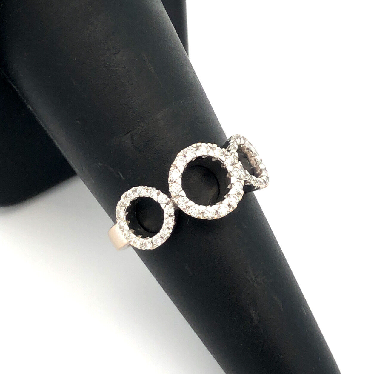 Roberto Coin 18K White Gold Pave Diamond Infinity Circle  Ring