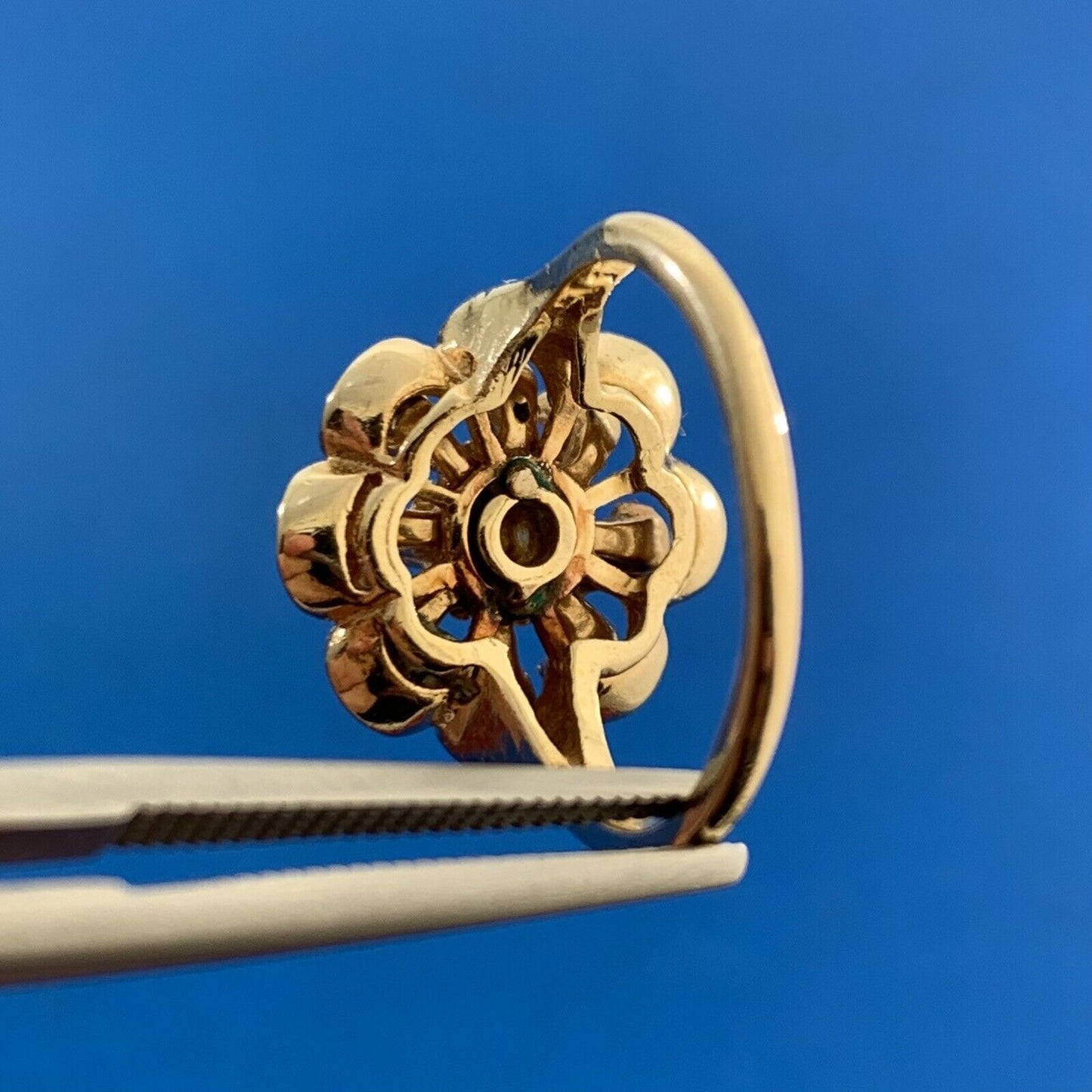 Vintage 14K Yellow Gold Diamond Cluster Blue Enamel Flower Cocktail Ring