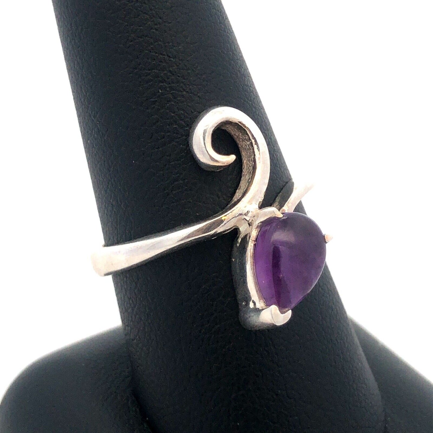 Sophia Fiori 925 Sterling Silver Natural Amethyst Cabochon Modernist Bypass Ring