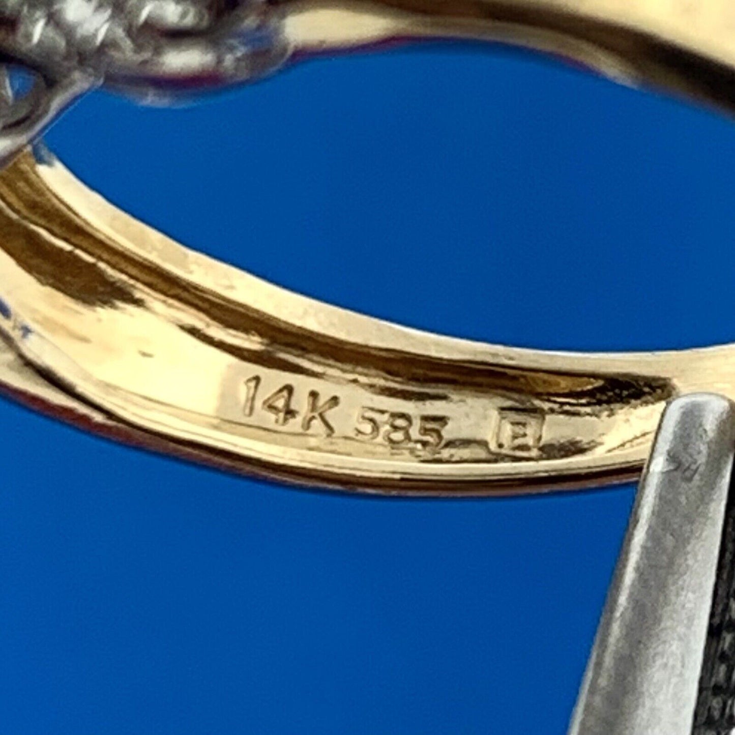 Designer 14k Yellow Gold Oval Round Cut Red Ruby Diamond Accent Ring Size 5