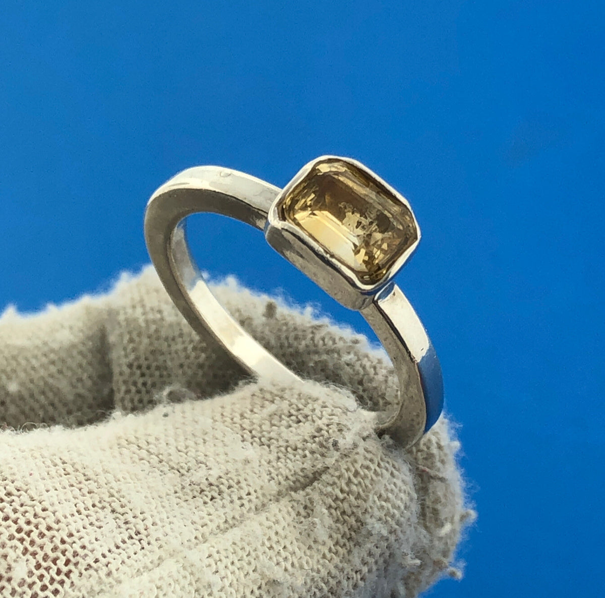 Stunning Sterling Silver 925 Radiant Cut Lemon Quartz Precious Ring Size 7.75
