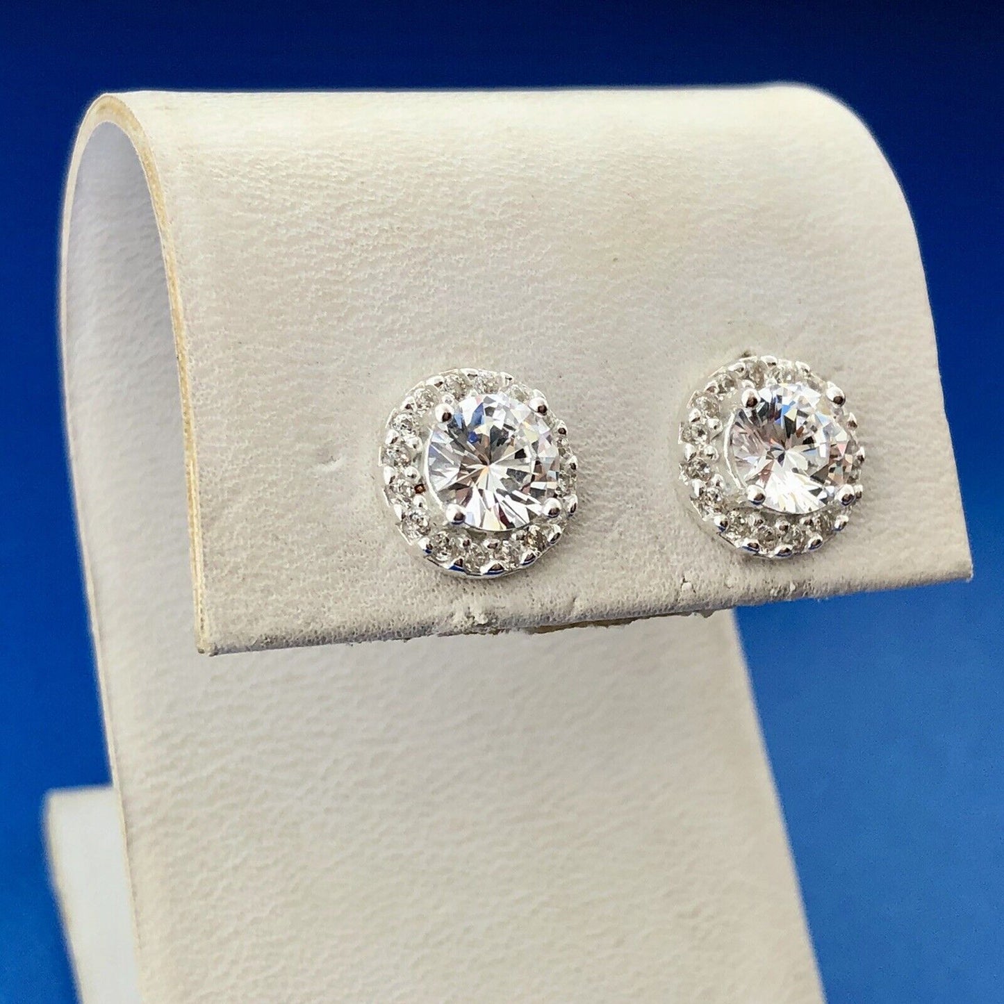 Stunning 925 Sterling Silver Cubic Zirconia Solitaire Halo Bridal Stud Earrings