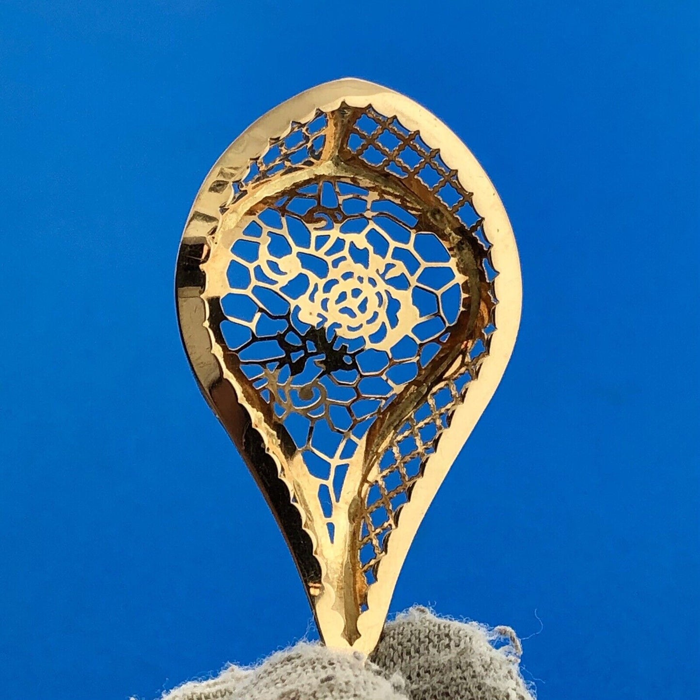 Gorgeous Italian 18k Yellow Gold Openwork Floral Bloom Teardrop Dangle Pendant