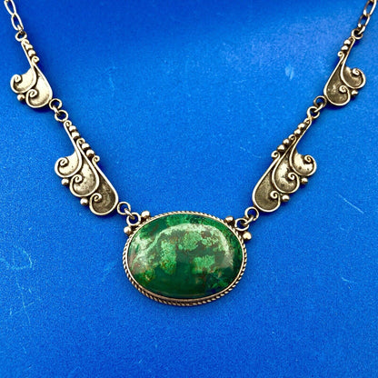 Vintage 925 Sterling Silver Dark Green Maw Sit Sit Oval Cabochon Scroll Necklace