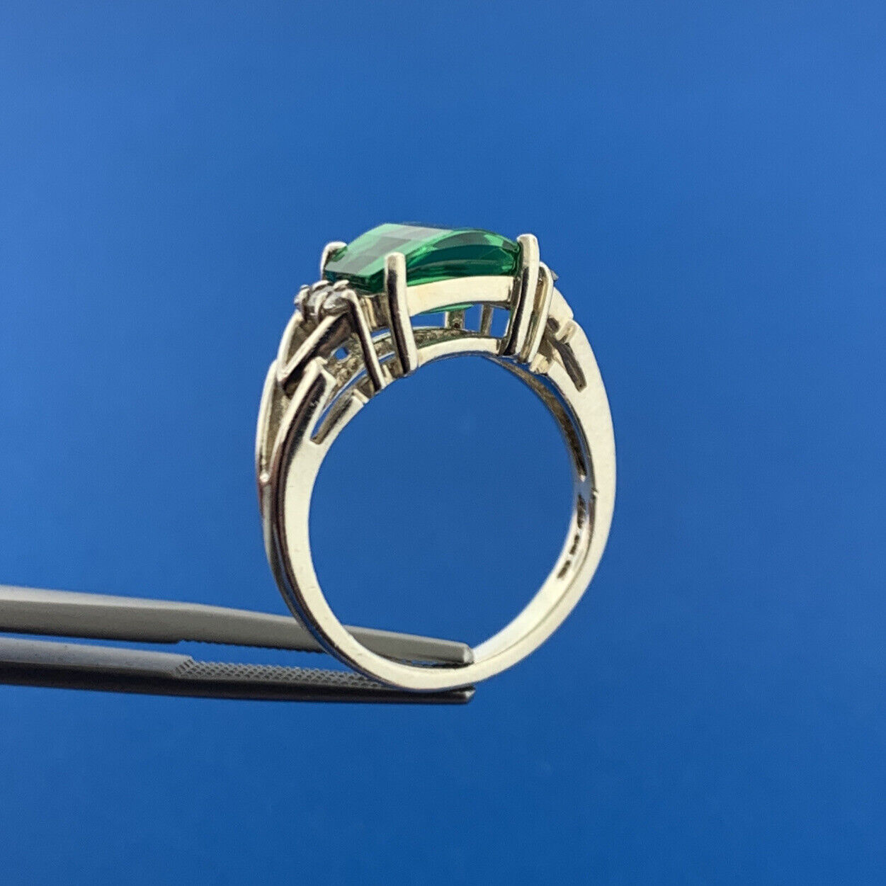 Designer Sterling Silver 925 Green White Diamonique Cubic Zirconia Cocktail Ring