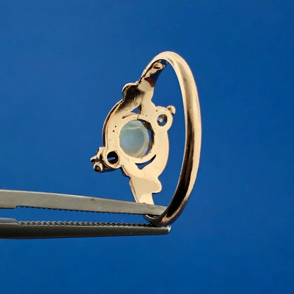 Lovely 10k Yellow Gold Cabochon Circle White Opal Diamond Accent Ring Size 6.25