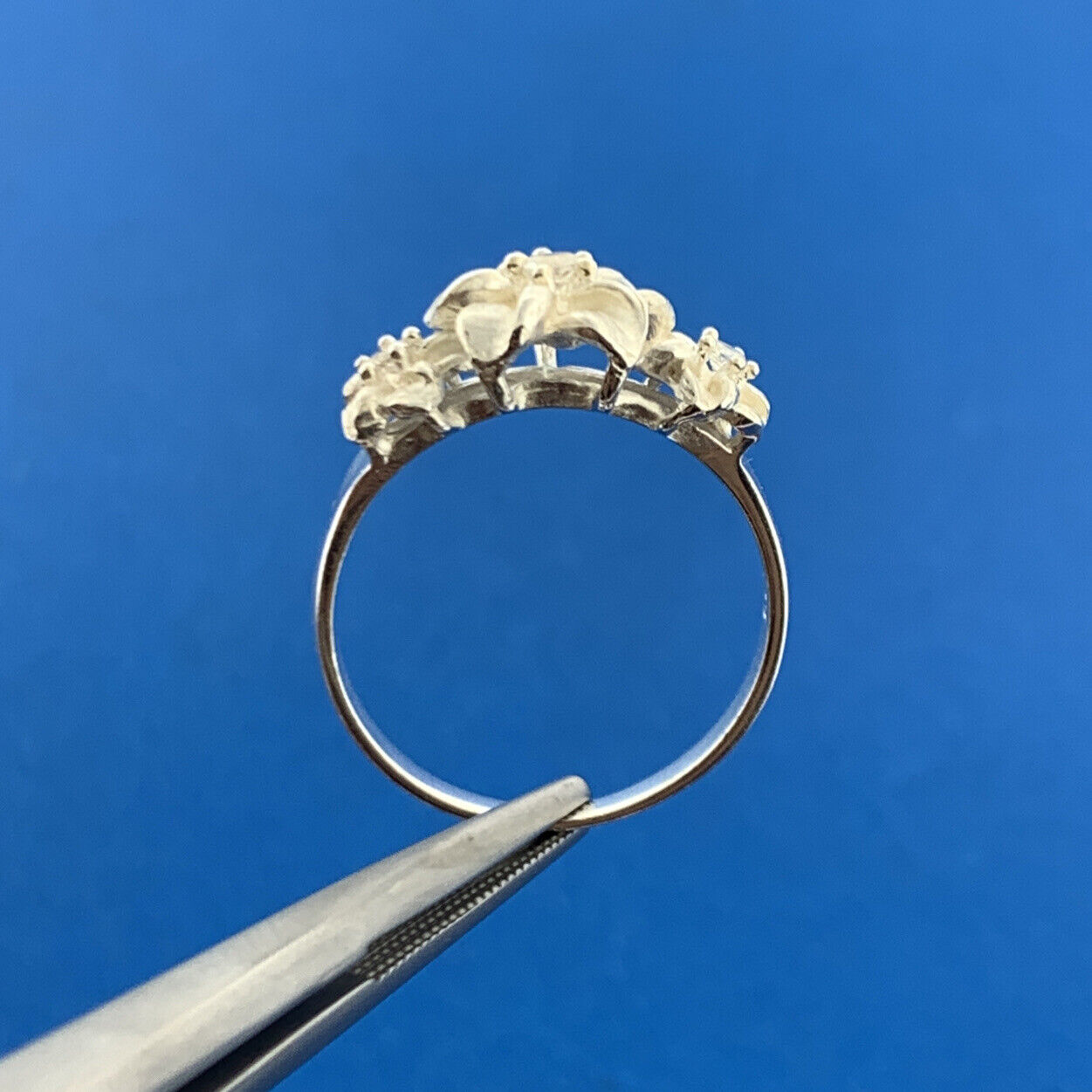 Lovely 925 Sterling Silver Cubic Zirconia CZ Daisy Floral Trio Cocktail Ring