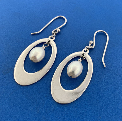 Stunning Sterling Silver 925 White Pearl Open Oval Hook Dangle Earrings