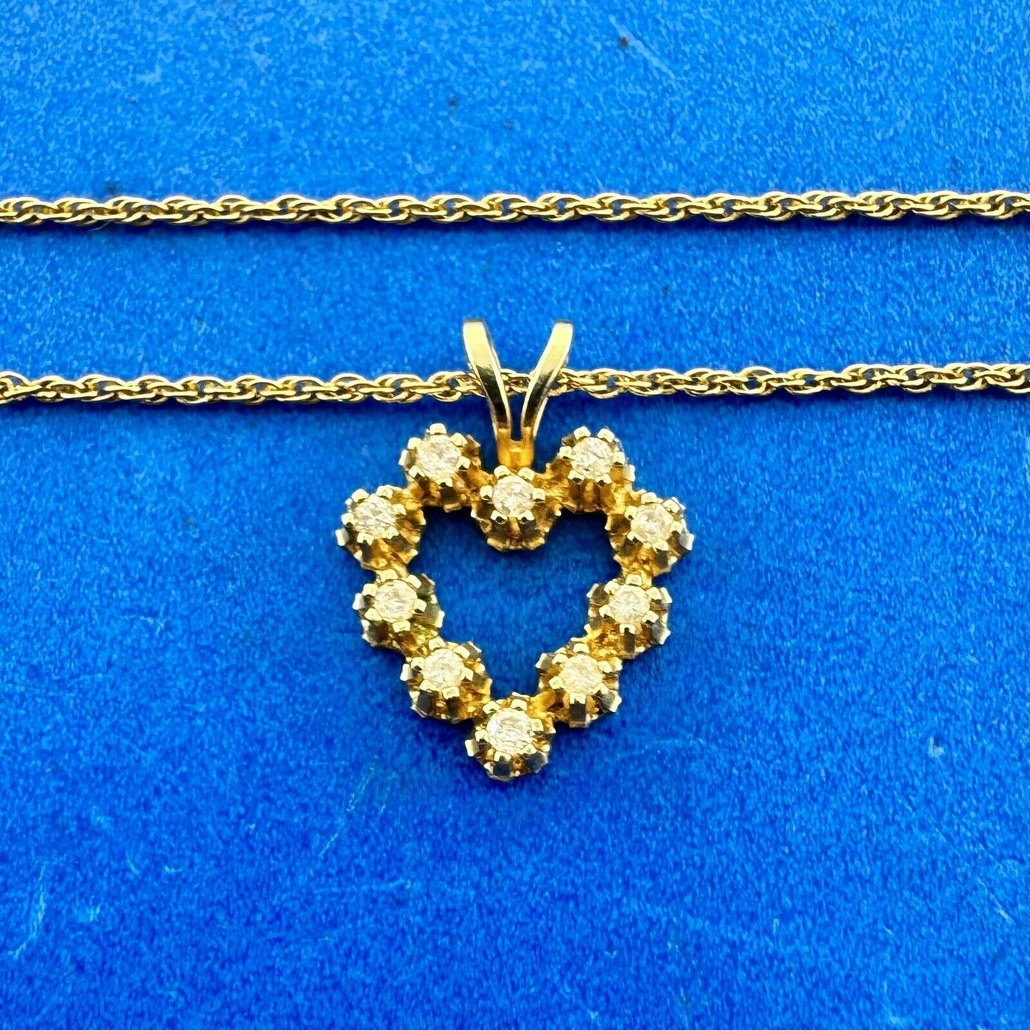 Vintage 14K Yellow Gold Diamond Heart Love Pendant Chain Necklace