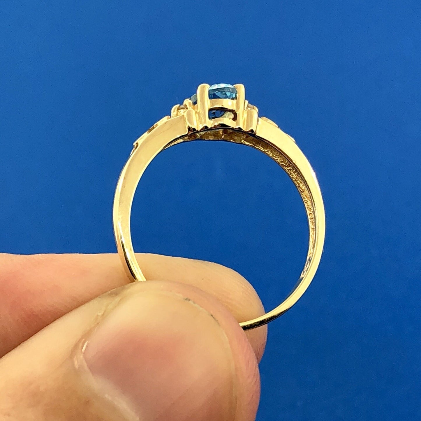 Vintage Plainville Stock Co PSCO 10K Yellow Gold Blue Topaz Diamond Ring