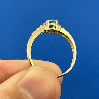 Vintage Plainville Stock Co PSCO 10K Yellow Gold Blue Topaz Diamond Ring
