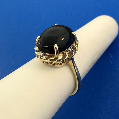 Vintage 10K Yellow Gold Black Onyx Cabochon Diamond Accent Cocktail Ring