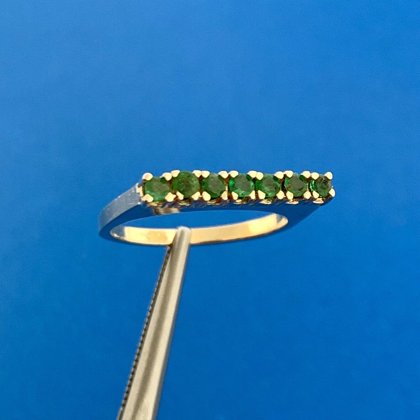 Gorgeous 14k Yellow Gold Round Cut Emerald Prong Set Raised Ring Size 5.25