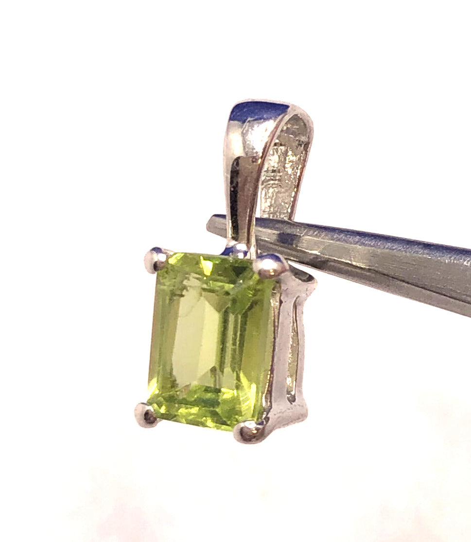 Designer TGGC 925 Sterling Silver Emerald Cut Green Citrine Petite Pendant