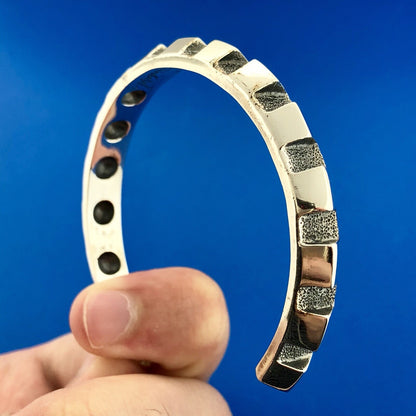 Rare Mignon Faget 925 Sterling Silver Rotated Dentils Stackable Cuff Bracelet