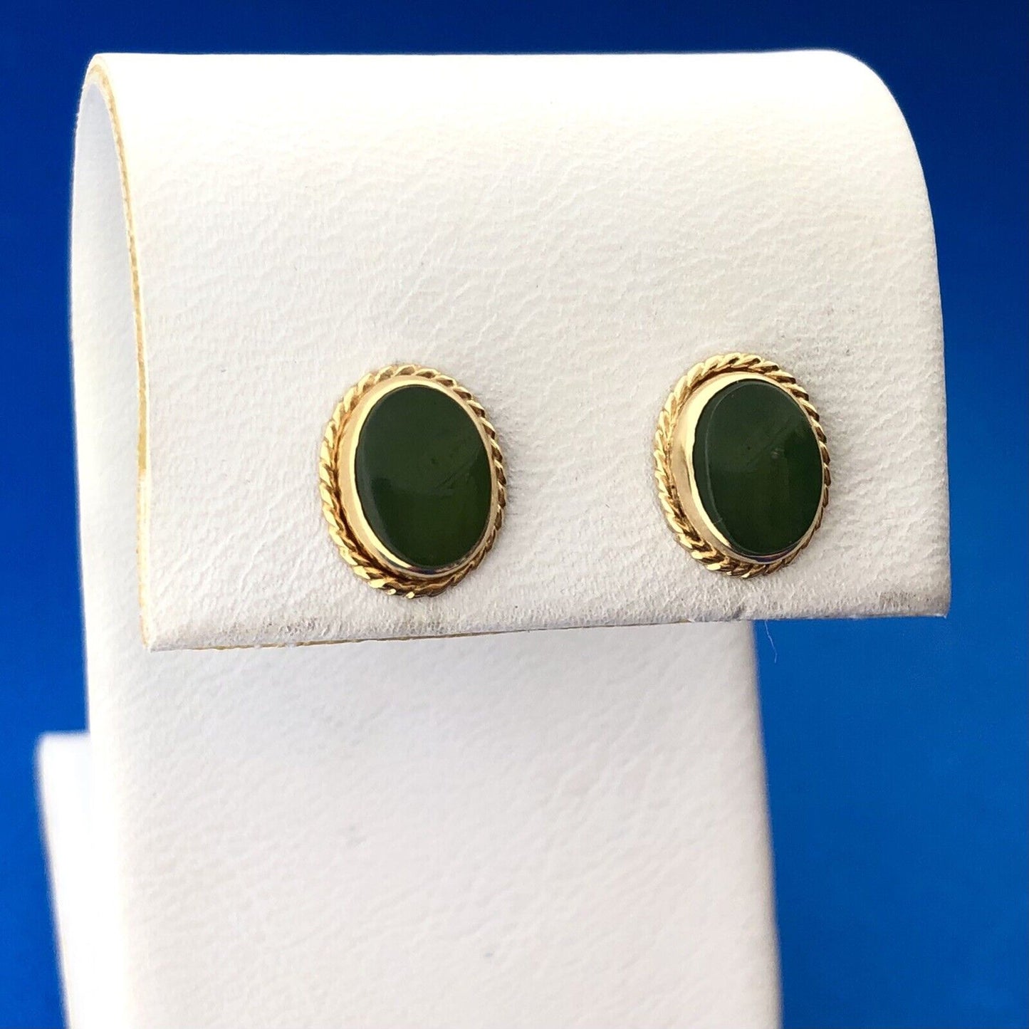 Retro 14K Yellow Gold Oval Jade Jadeite Cabochon Stud Earrings