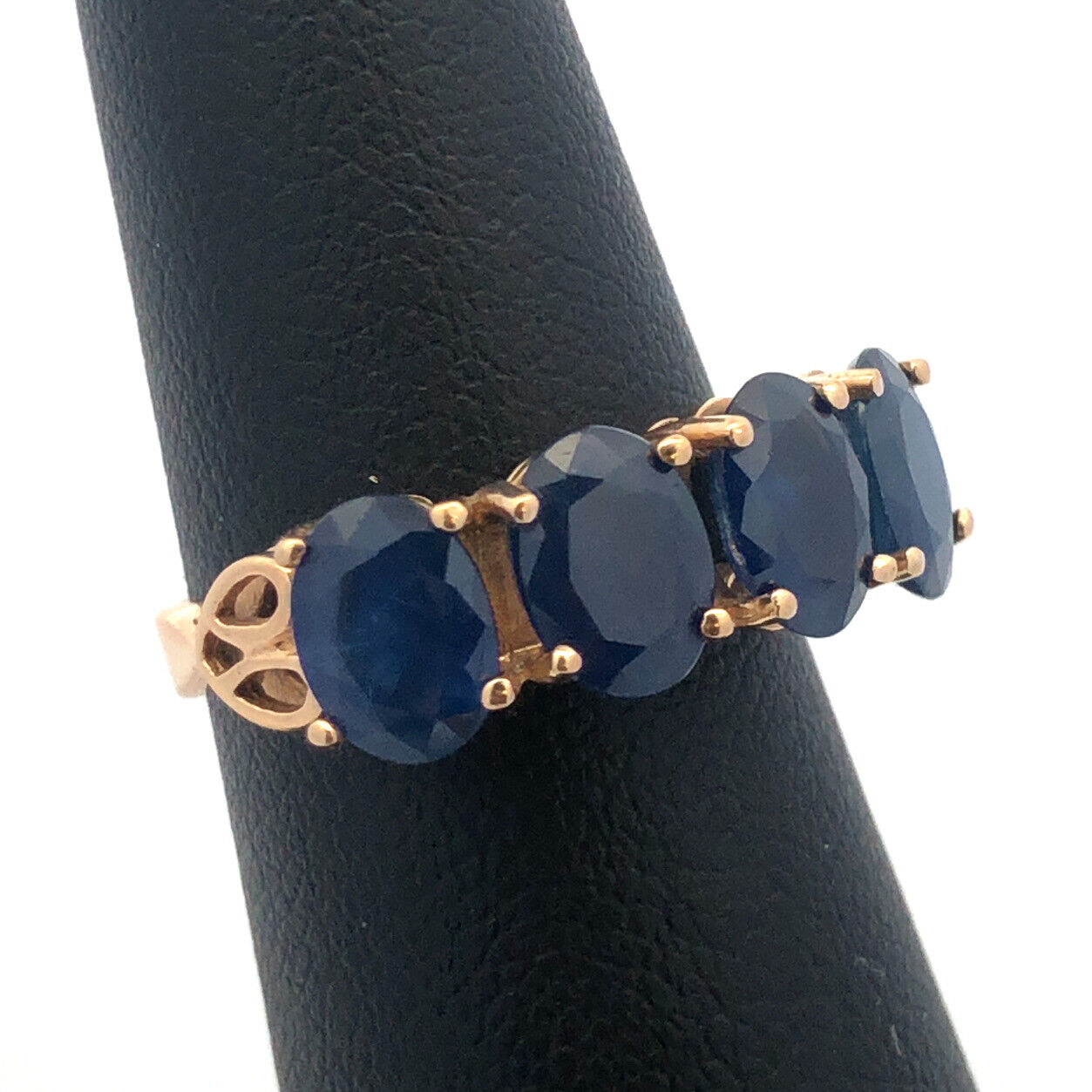 10k Yellow Gold 4 Carat Sapphire Ring