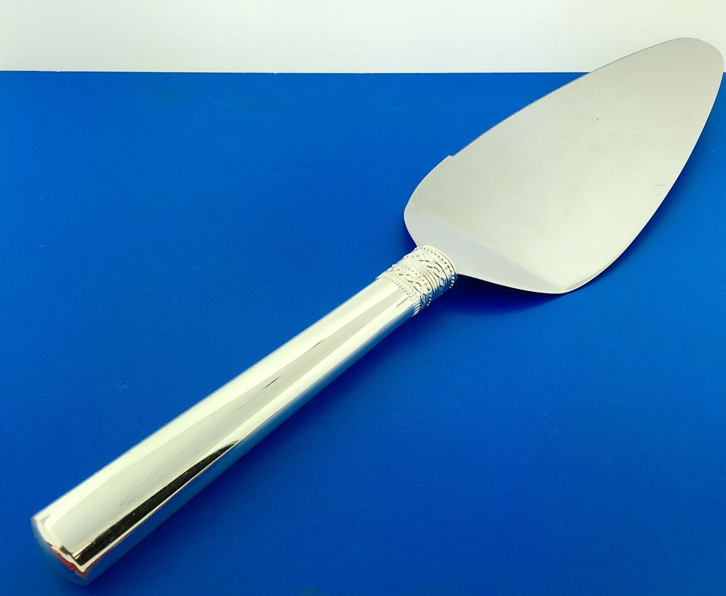 Designer Vera Wang Silver Plate Wedgewood With Love Pie Cake Pastry Knife Server