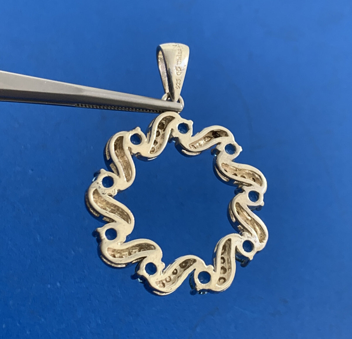 Designer 925 Sterling Silver Round Blue Topaz Circle Wreath Pendant