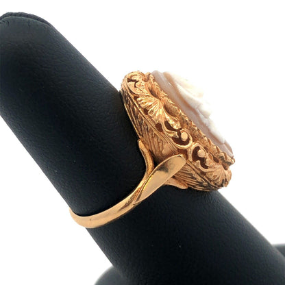 Vintage 14k Yellow Gold Carved Flower Oval Cameo Cocktail Ring Size 6.5