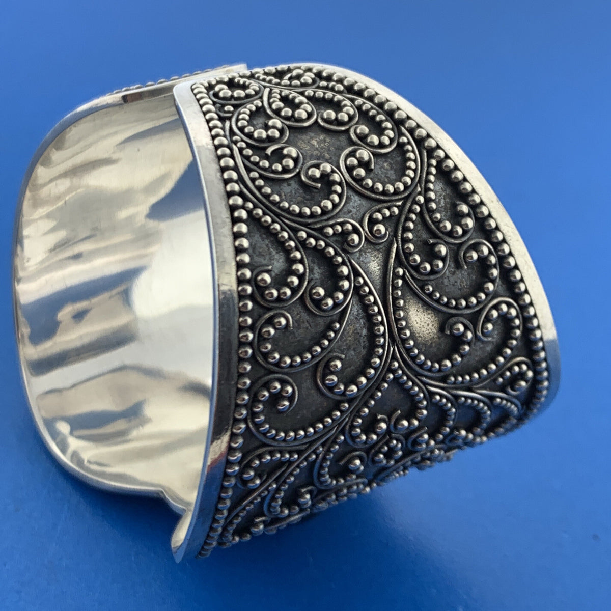 Designer IW Sterling Silver 925 Cabochon Onyx Balinese Style Cuff Open Bracelet