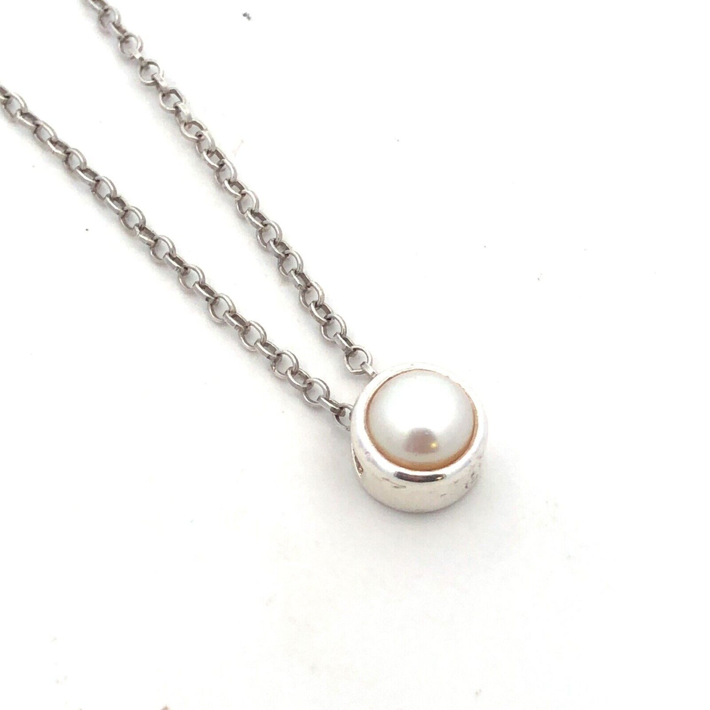 Sterling Silver Round Pearl Petite Pendant Necklace