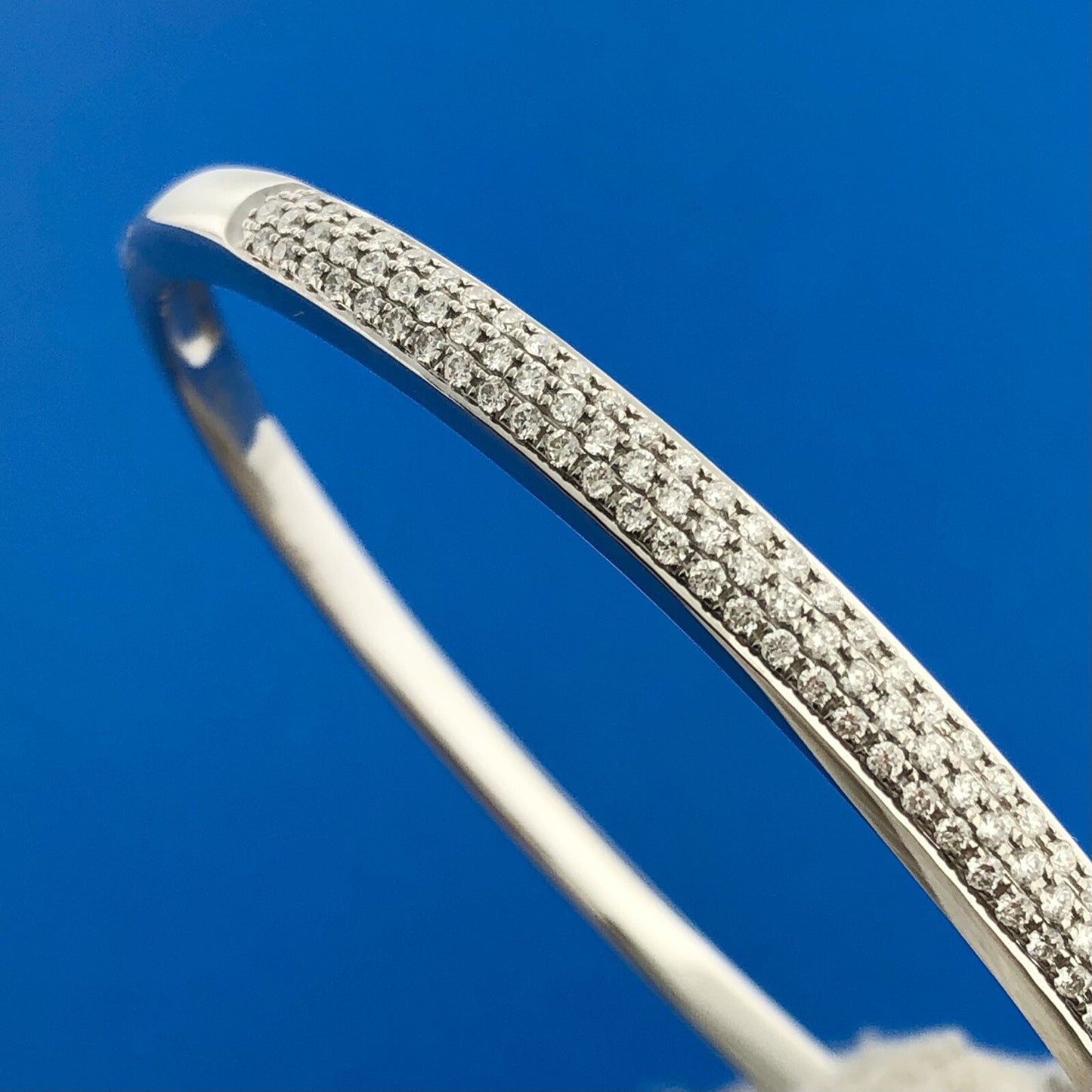 Gorgeous 14k White Gold Round Cut Diamond Hinged Bangle Cuff 6.5" Bracelet